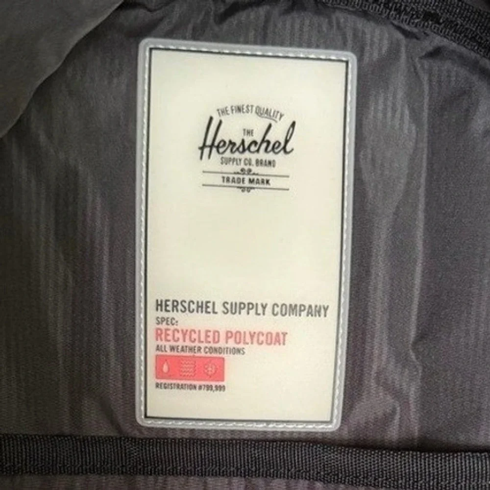 Herschel Weather Resistant Classic‎ XL in Ash Rose